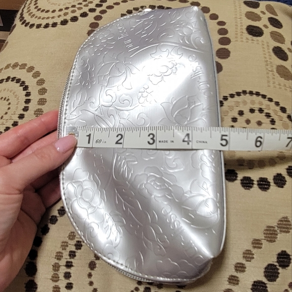 Purlisse  Silver Cosmetic Makeup Bag - Picture 14 of 14